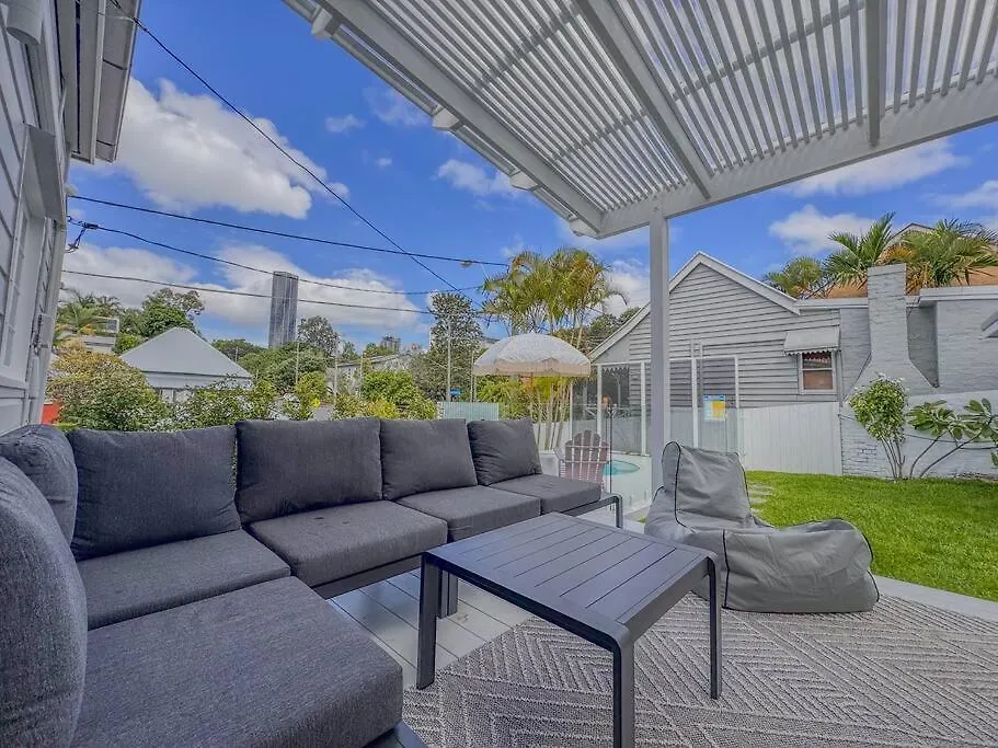 Villa Springhill Retreat - Inner-City, Pool + Sauna Brisbane